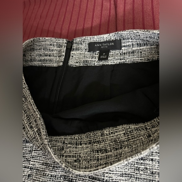 Ann Taylor Monochrome Textured Top and skirt set - Picture 4 of 5